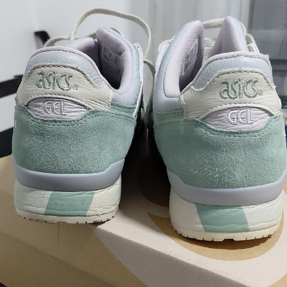 ASICS Gel-Lyte III OG in Light Sage and Slate Grey - Picture 7 of 16